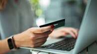 La OCU advierte: los gastos de gestión pueden llegar a duplicar el precio de las entradas compradas por internet
