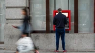 ¿Quiere sacar dinero del cajero? Estos son los consejos que debe seguir para realizar una operación segura