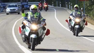 ¿Qué significa que la Guardia Civil te saque un banderín rojo en la carretera?