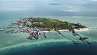Así son los bajau: el extraño pueblo de 'superhumanos' que ha evolucionado para vivir bajo el mar