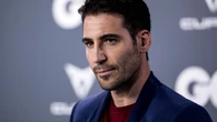 Miguel Ángel Silvestre recuerda su charla con Javier Bardem: “Me hizo mucho bien cuando más lo necesitaba”
