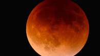 ¿A qué hora se puede ver el eclipse lunar total 'Luna de sangre' mañana?