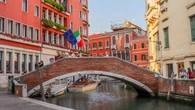 Un empresario de Venecia estalla: "Nos invaden turistas pobres: necesitamos impuestos de 100 euros por persona"