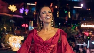 Paula Echevarría arrasa en una fiesta cubana con el conjunto floral más estilizador para las mujeres +40