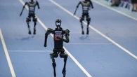 El loco Mundial de los robots: corredores que pierden la cabeza, penaltis que no llegan a portería...
