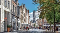 Esta histórica ciudad europea ruega a los turistas que dejen de llevarse parte de sus calles: "Pedimos respeto"