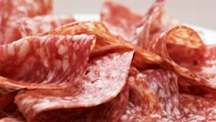 La AESAN amplía la alerta alimentaria en España por salmonela en embutidos a nuevas marcas y lotes