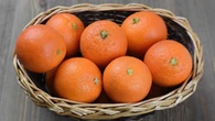 Poner cáscaras de mandarina al sol: por qué es recomendable y para qué sirve