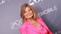 El traje rosa de Cari Lapique a los 72 años que ya inspira a mujeres elegantes para este mes de junio
