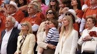 La madre y la hermana de Rafa Nadal apuestan por el traje blanco más elegante para el emotivo homenaje de Roland Garros