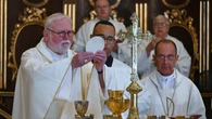 El "canciller" del Vaticano aboga por una iglesia "unida" durante su visita a Cuba