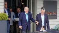 Mariscada con amigos, primer plan del Rey Juan Carlos en su viaje a Galicia