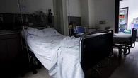 CSIF afirma que las comunidades ya están cerrando camas y quirófanos por la falta de personal