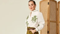 Tamara Falcó arriesga (y gana) con la camisa con palmeras nada pija de su colección para Pedro del Hierro