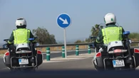 La Guardia Civil comienza a multar por llevar esto en el coche tras la nueva ley: casi 500 euros de sanción