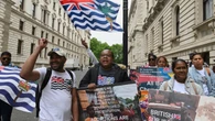 El acuerdo del Reino Unido para ceder las Islas Chagos a Mauricio puede seguir adelante, dictamina un juez del Tribunal Superior
