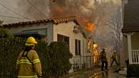 Cientos de presos se unen a los bomberos de Los Ángeles para luchar contra las llamas: 