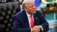 Trump abre la puerta a incluir a "algunos líderes europeos" en una posible reunión con Putin y Zelenski
