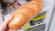 Sin papel de aluminio ni bolsas normales: el truco infalible para congelar el pan sin que pierda su sabor ni textura