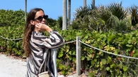 Las chicas que veranean en el norte de España se apuntarán esta camiseta de rayas de María Pombo