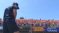 Carlos Sainz lo ha vuelto a hacer: inunda el circuito catalán de banderas de España