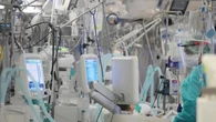 Un niño de dos años muere tras reventar sus pulmones y estómago: los médicos querían sacarle unas palomitas de la nariz con una manguera de aire