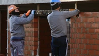 ¿Cuánto cobra un albañil en 2025? Estos son los salarios según convenio