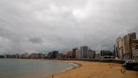La AEMET activa avisos por tormentas, lluvia o calor en casi toda España: las zonas más afectadas