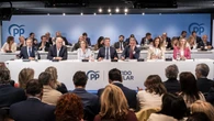 Feijóo se abre a un debate ideológico en el PP: "No será cumplir un trámite"