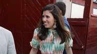 Teresa Urquijo presume de tipazo en las playas de Sotogrande con el bikini estampado más bohemio (y mini)