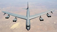 La fuerza aérea de Estados Unidos se lleva un susto: uno de sus bombarderos casi se estrella