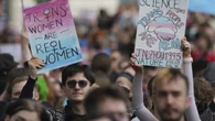 Apunte: ser trans en Inglaterra ya no es ser mujer
