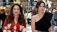 Ayuso se convierte en la política mejor vestida con esta falda de invitada de la firma sevillana Panambi en la presentación de la Hispanidad 2025 en Madrid