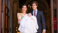 Belén Corsini sorprende en el bautizo de su hijo Carlos con un vestido de lo más original y primaveral