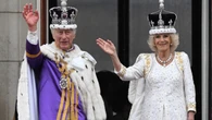 Un Rolls Royce, botas de montaña, miel... Salen a la luz los regalos recibidos por el rey Carlos III