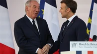 La oposición francesa sopesa tumbar al Gobierno si no cambia su draconiano plan de austeridad