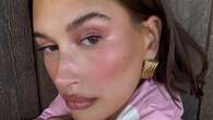 El lápiz de Hailey Bieber para unos labios mucho más grandes cuesta menos de 4 euros