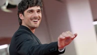 Jacob Elordi tiene unas nuevas gafas favoritas y son tan exclusivas que solo existen 300 en el mundo