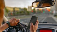 El móvil lidera las distracciones al volante: afecta a casi 6 de cada 10 conductores