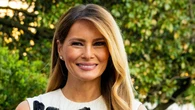 Analizamos el estilo de Melania Trump a los 56: cómo construir una imagen sofisticada sin margen de error