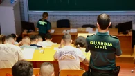 ¿Es verdad que un Guardia Civil cobra solo 900 euros al mes? Un centro de preparación de oposiciones lo deja claro: "Con el sueldo base no llegas a fin de mes"