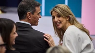 Acuerdo de PSOE y Sumar para suprimir las injurias a la Corona, las ofensas religiosas y el ultraje a la bandera