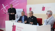 "Le hemos metido al Papa un tute excesivo, que Dios nos perdone!"