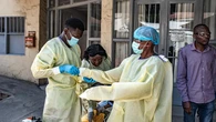 El Congo eleva a más de 800 los casos y cerca de 200 los muertos confirmados por el brote de ébola