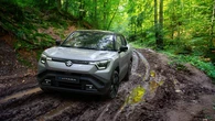Suzuki entra con fuerza en los eléctricos: así es el nuevo e-Vitara 4X4