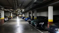 ¿Es legal usar una plaza de garaje como trastero? Lo que dice la ley y los riesgos que pocos conocen