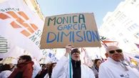 Huelga médica total contra Mónica García