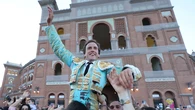 Román: Puerta Grande al camino de la verdad (que solo es uno) con la de Victorino Martín