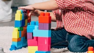 Juguetes más seguros: Europa prohíbe nuevos químicos y lanza pasaportes digitales para proteger a los niños