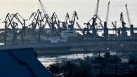 Ucrania ataca con drones una terminal portuaria y una refinería en el sur de Rusia